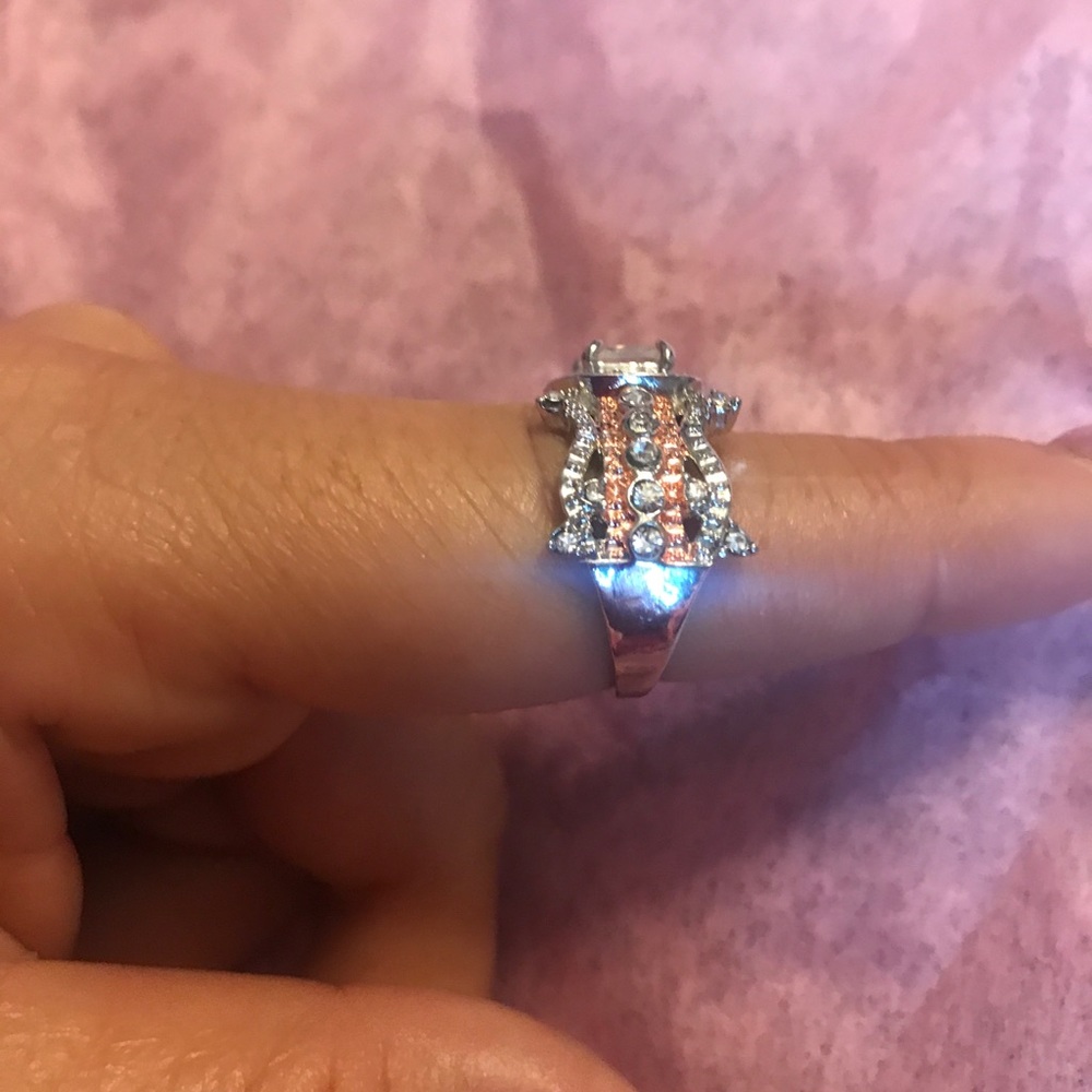 New 2 Tone 14K and .925 Princess cut stone ring - Picture 7 of 8